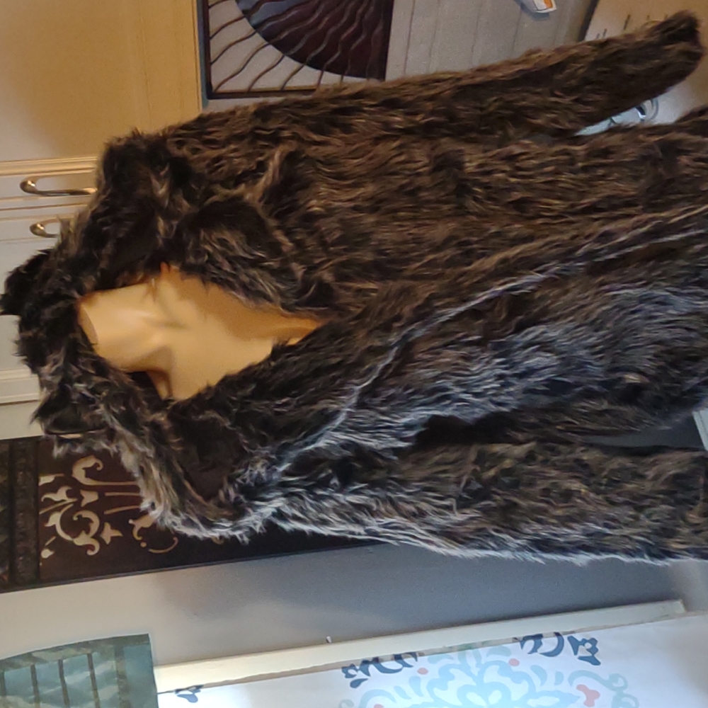 Fhillinuo Faux Fur Coat size XXL- New